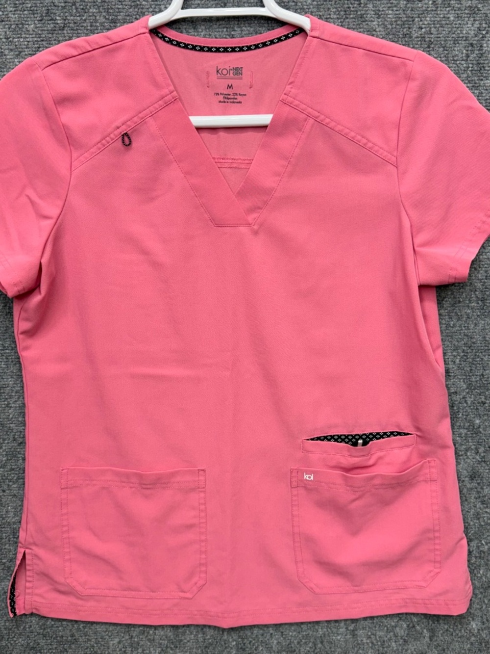 Koi Next Gen Scrub Top Womens Size Medium Pink V-Neck Short Sleeve - Picture 2 of 5